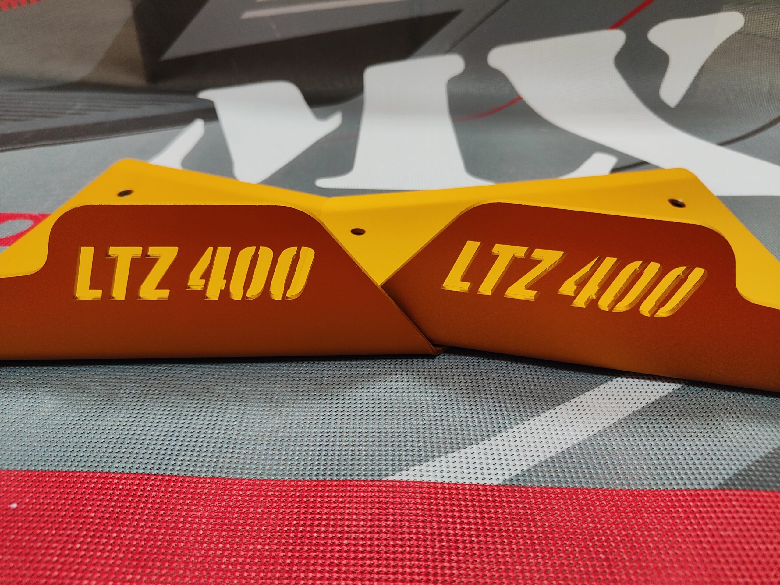 Protector trapecios inferiores anonizados XRW personalizado Suzuki LTZ 400