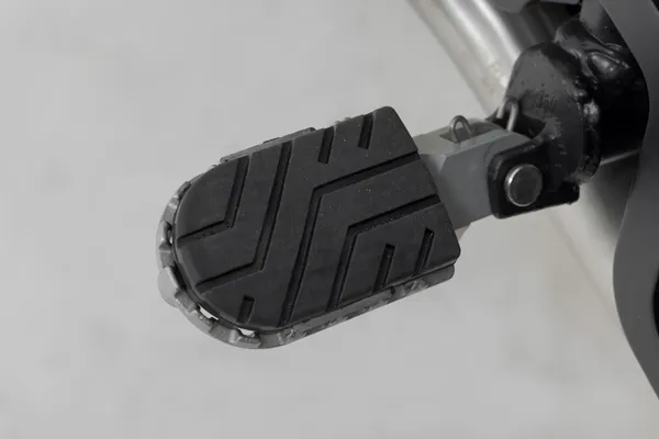 estriberas sw motech para bmw r 1250 gs/1200 adventure