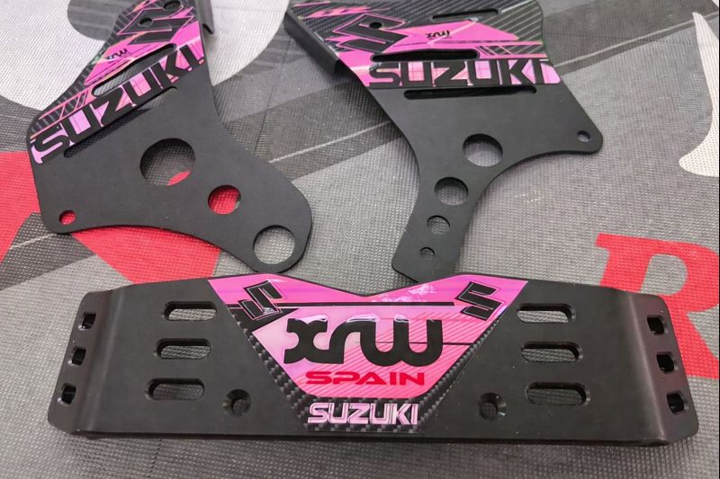 Pack defensas laterales y defensa trasera personalizado fucsia Suzuki LTZ 400